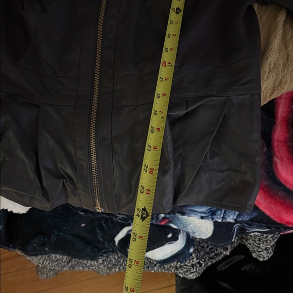 Leather jacket - Picture 11 of 11